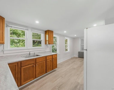 212 Center Street - Photo Thumbnail 21