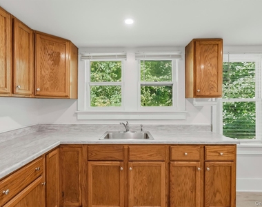 212 Center Street - Photo Thumbnail 22