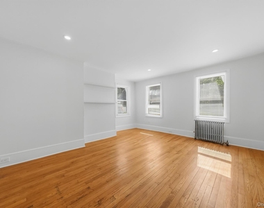 212 Center Street - Photo Thumbnail 12