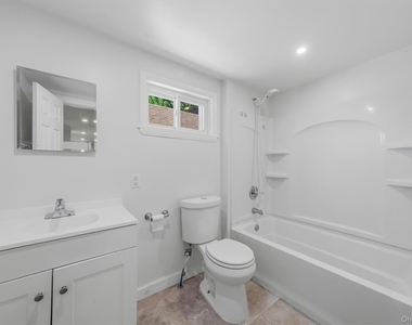 212 Center Street - Photo Thumbnail 24