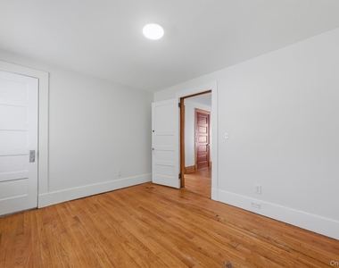 212 Center Street - Photo Thumbnail 20