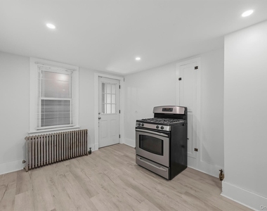 212 Center Street - Photo Thumbnail 25