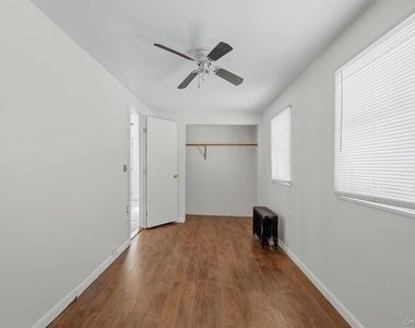 212 Center Street - Photo Thumbnail 27