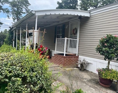 525 Riverleigh Ave - Photo Thumbnail 1