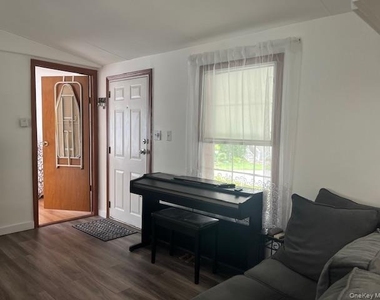 525 Riverleigh Ave - Photo Thumbnail 4