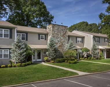 398 Lake Pointe Drive - Photo Thumbnail 1