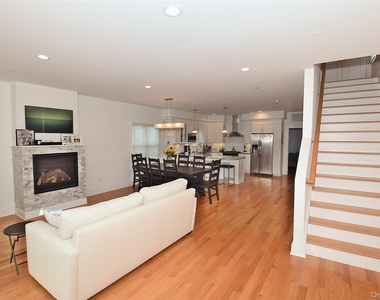 41 Nebraska Street - Photo Thumbnail 11