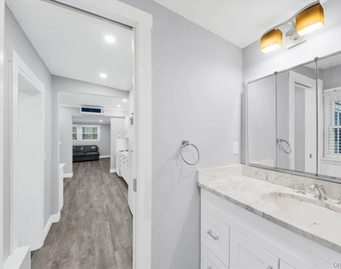 39 Helena Avenue - Photo Thumbnail 15