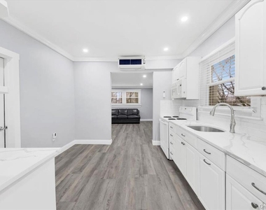 39 Helena Avenue - Photo Thumbnail 5