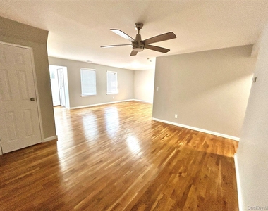105 Artist Lake Drive - Photo Thumbnail 7
