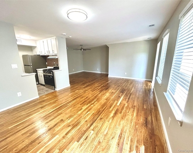 105 Artist Lake Drive - Photo Thumbnail 6