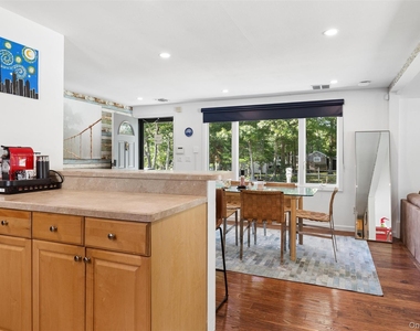 27 Atlantic Avenue - Photo Thumbnail 8