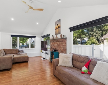 27 Atlantic Avenue - Photo Thumbnail 12