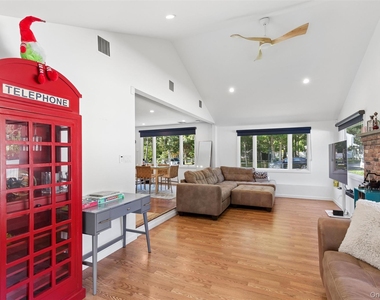 27 Atlantic Avenue - Photo Thumbnail 15