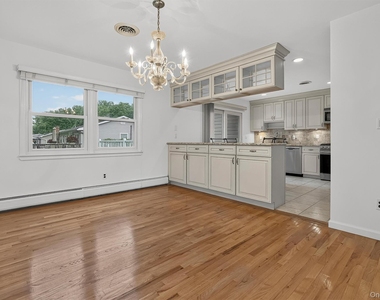234 Betsy Ross Drive - Photo Thumbnail 9