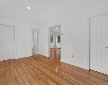 234 Betsy Ross Drive - Photo Thumbnail 28