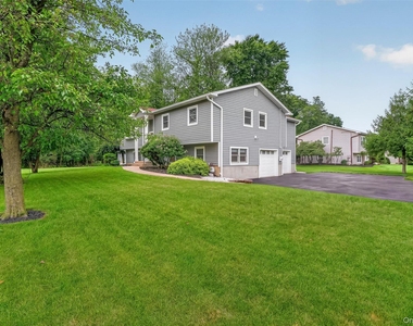 234 Betsy Ross Drive - Photo Thumbnail 3