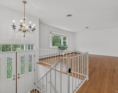 234 Betsy Ross Drive - Photo Thumbnail 4