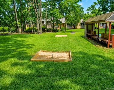 506 Alden Court N - Photo Thumbnail 12