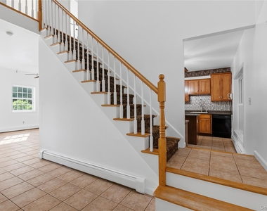 7 Van Keuren Avenue - Photo Thumbnail 6