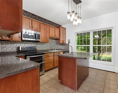 7 Van Keuren Avenue - Photo Thumbnail 11