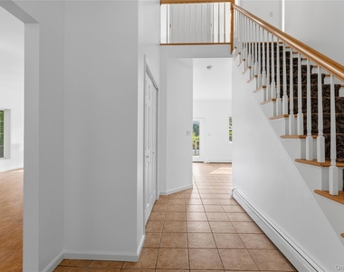 7 Van Keuren Avenue - Photo Thumbnail 5