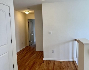 95 Meadow View Drive - Photo Thumbnail 14