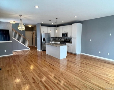 95 Meadow View Drive - Photo Thumbnail 11