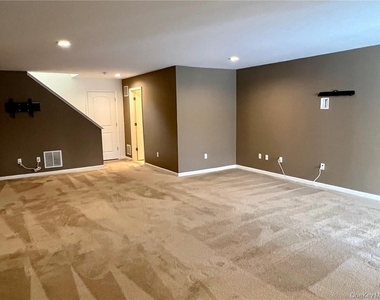 95 Meadow View Drive - Photo Thumbnail 28