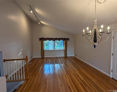 19 Comanche Lane - Photo Thumbnail 7
