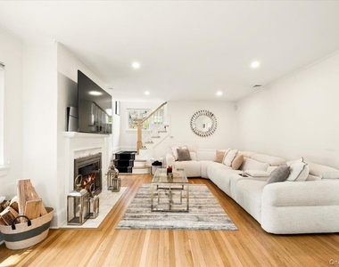 1187 Post Road - Photo Thumbnail 2