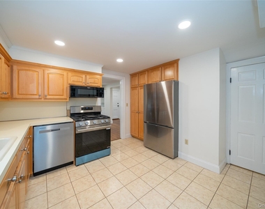 16 Brook St - Photo Thumbnail 18