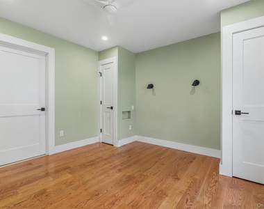 103 Hastings Avenue - Photo Thumbnail 15