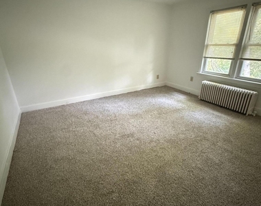 52 Euclid Avenue - Photo Thumbnail 8