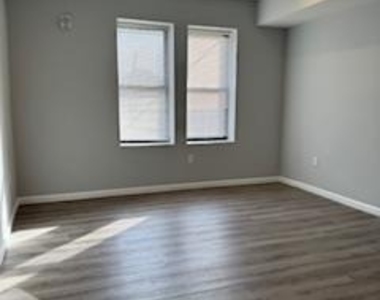 118 W 2 Street - Photo Thumbnail 4