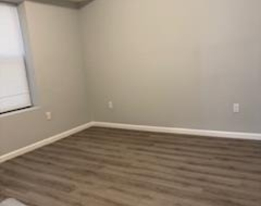 118 W 2 Street - Photo Thumbnail 6