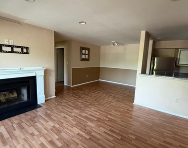 1006 Aspen Drive - Photo Thumbnail 2