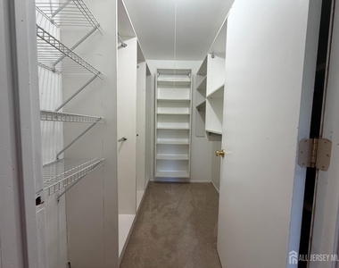 1006 Aspen Drive - Photo Thumbnail 10