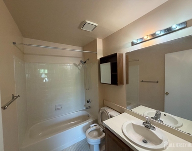 1006 Aspen Drive - Photo Thumbnail 11