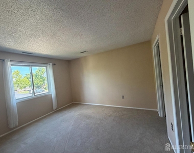 1006 Aspen Drive - Photo Thumbnail 12