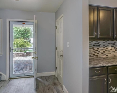 40 Staghorn Drive - Photo Thumbnail 3