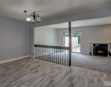 40 Staghorn Drive - Photo Thumbnail 9