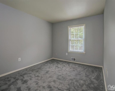 40 Staghorn Drive - Photo Thumbnail 17