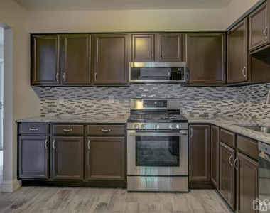 40 Staghorn Drive - Photo Thumbnail 4