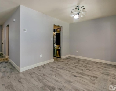 40 Staghorn Drive - Photo Thumbnail 7