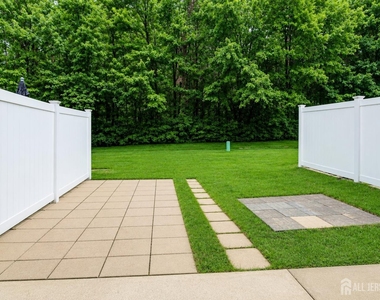 40 Staghorn Drive - Photo Thumbnail 21