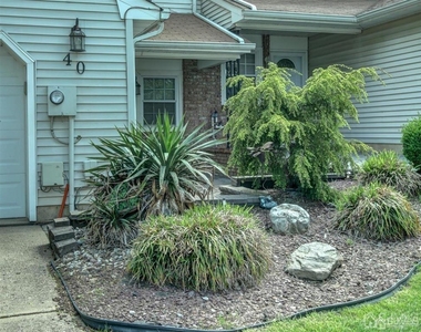40 Staghorn Drive - Photo Thumbnail 1