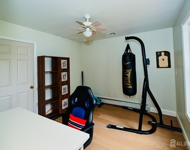 11 Baxter Road - Photo Thumbnail 20