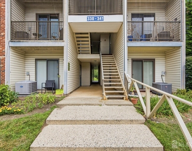 334 Lancaster Court - Photo Thumbnail 2
