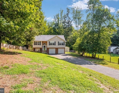 3 Crestview Drive - Photo Thumbnail 2